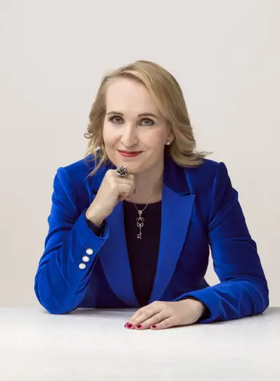 Kuva kirjailijasta Minna Helle