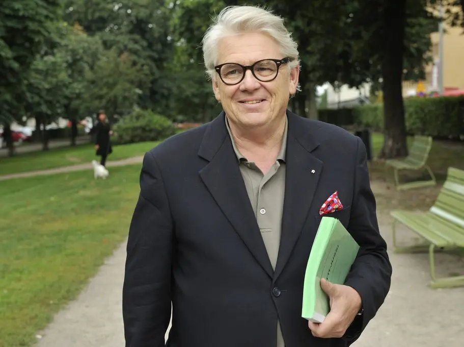 MUISTUTUSKUTSU: Tervetuloa Lasse Lehtisen Murhattu ministeri -kirjan virtuaalijulkistamiseen 10.9. klo 14