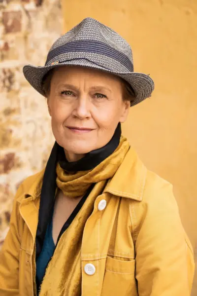Kuva kirjailijasta Helena Sinervo