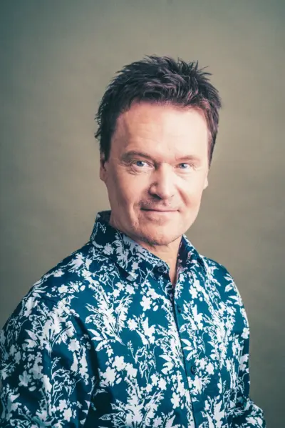 Kuva kirjailijasta Tommi Saarela