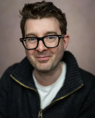 Kuva kirjailijasta Simon James Green